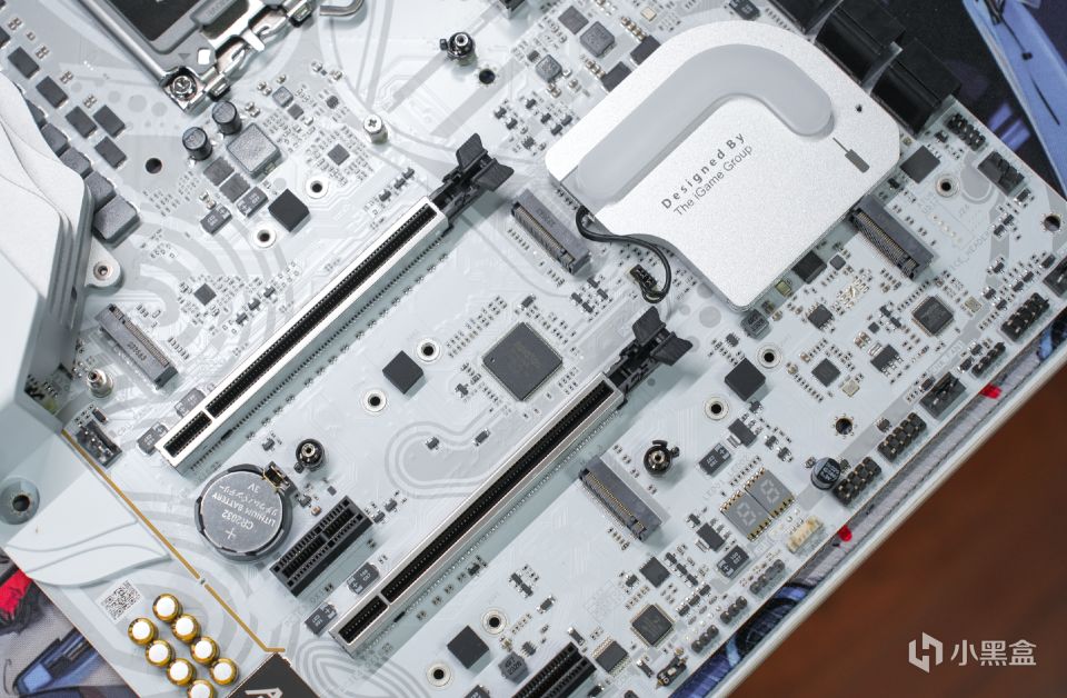 一线品牌看呆！从外观到性能都五五开？七彩虹Z790 D5 FLOW实测