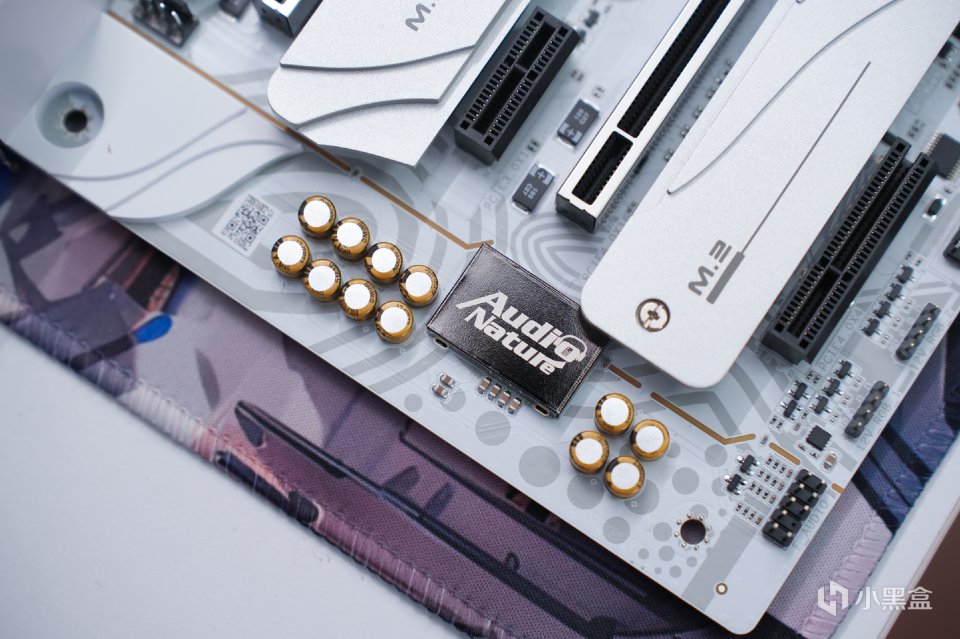 一线品牌看呆！从外观到性能都五五开？七彩虹Z790 D5 FLOW实测