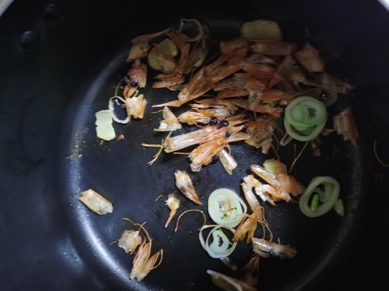 【小飯盒】簡簡單單有手就行的大蝦燒白菜-第6張