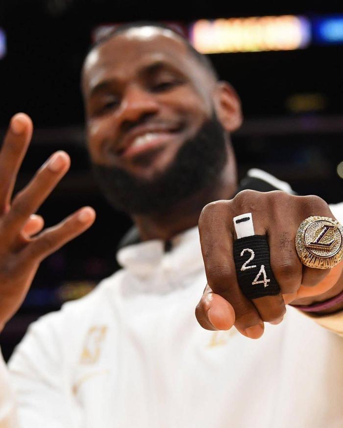 【球盟会】詹姆斯考虑直播玩游戏？引发平台争夺战！