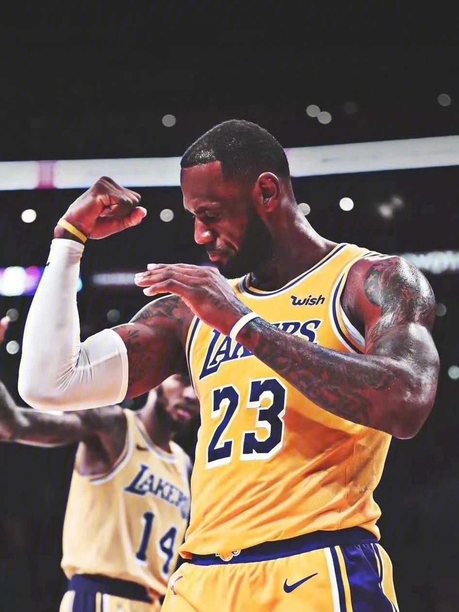 【球盟会】詹姆斯考虑直播玩游戏？引发平台争夺战！