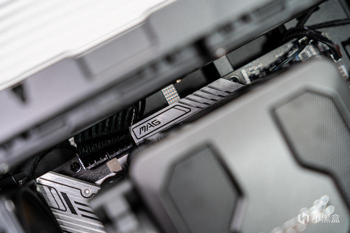 【球盟会】酷黑小爽——DARK ROCK PRO5+迫击炮2+索泰4060TI+乔思伯D300装机