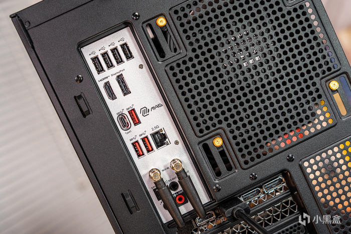 【球盟会】酷黑小爽——DARK ROCK PRO5+迫击炮2+索泰4060TI+乔思伯D300装机