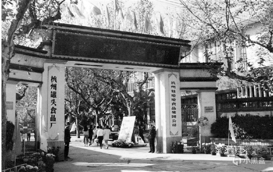 喝了哇哈哈，吃饭就是香——娃哈哈的励志传奇！