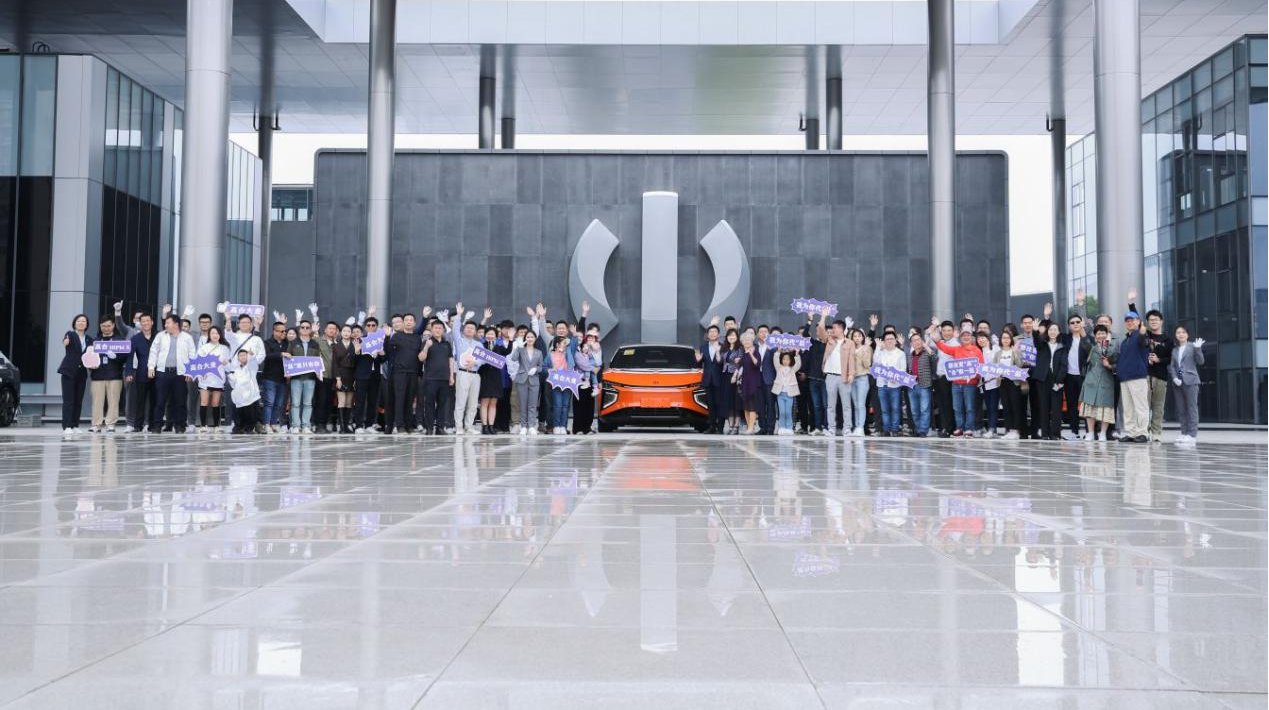 贾跃亭在朋友圈评论高合汽车：＂行业的耻辱＂