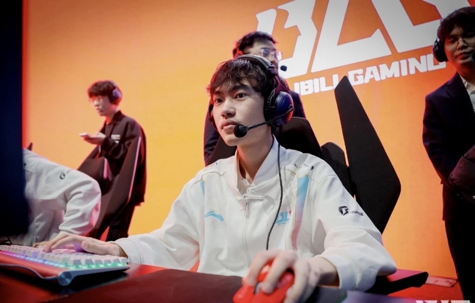 【英雄联盟】BLG2-0击败LGD，拿下第8胜！ELK伤害爆炸，LGD痛失好局-第0张