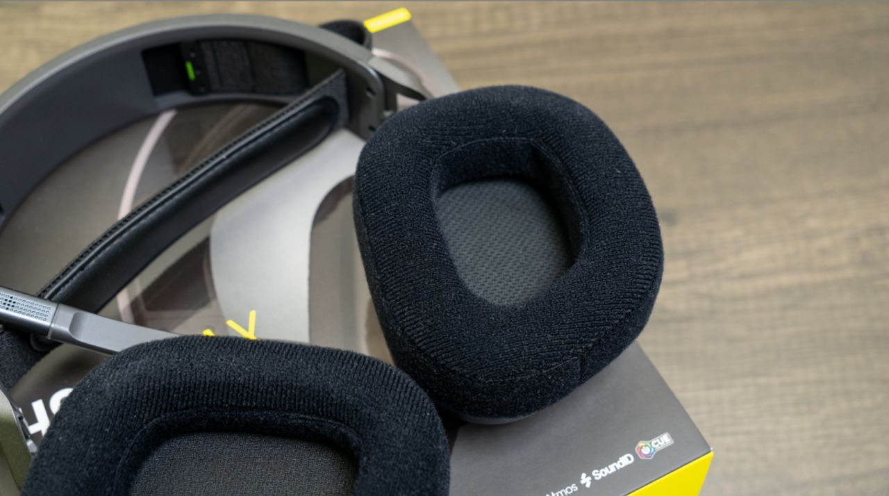 这耳机能让任何人都觉得好听——海盗船HS80Max