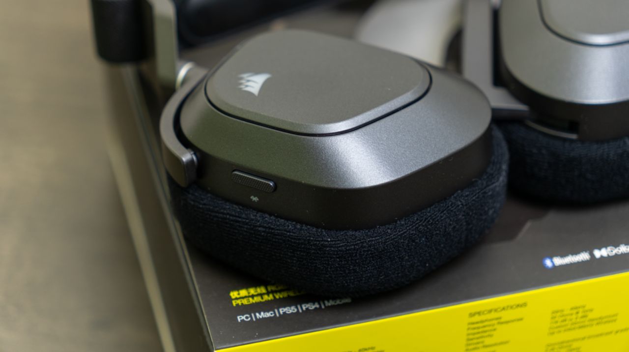 这耳机能让任何人都觉得好听——海盗船HS80Max