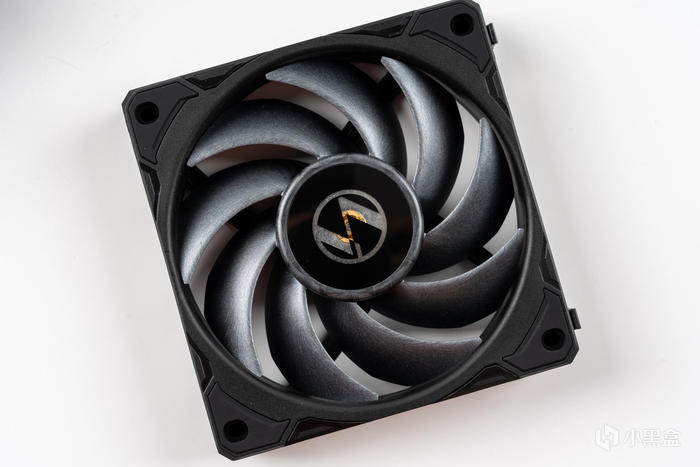 【球盟会】紫金绽放——ROG X670E Extreme + 创世神GR701分体水冷装机展示