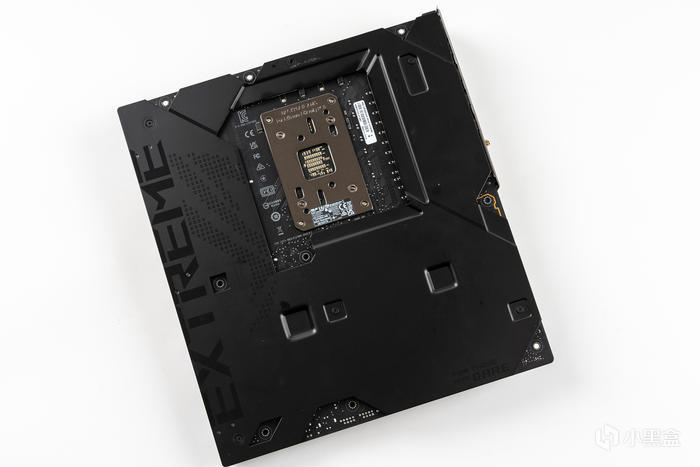 【球盟会】紫金绽放——ROG X670E Extreme + 创世神GR701分体水冷装机展示