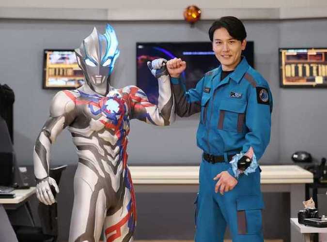 没有最丑，只有更丑：奥特曼和假面骑士到底有哪些区别？