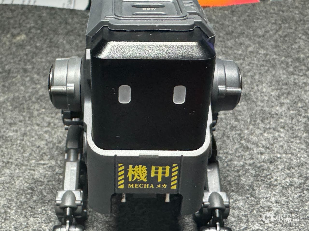 能玩又能充，满足男孩的幻想——重力星球狗氮65W氮化镓适配器