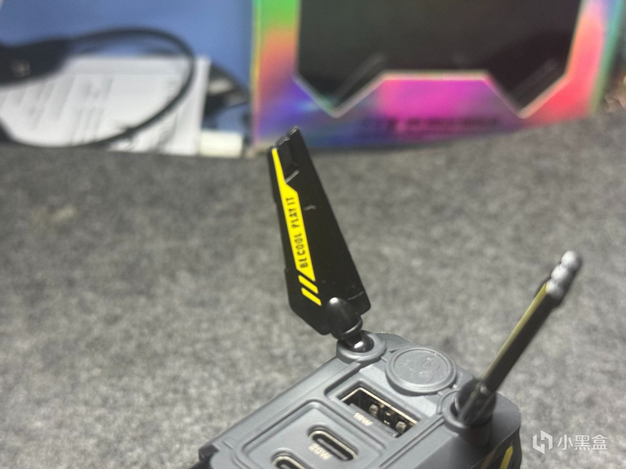 能玩又能充，满足男孩的幻想——重力星球狗氮65W氮化镓适配器