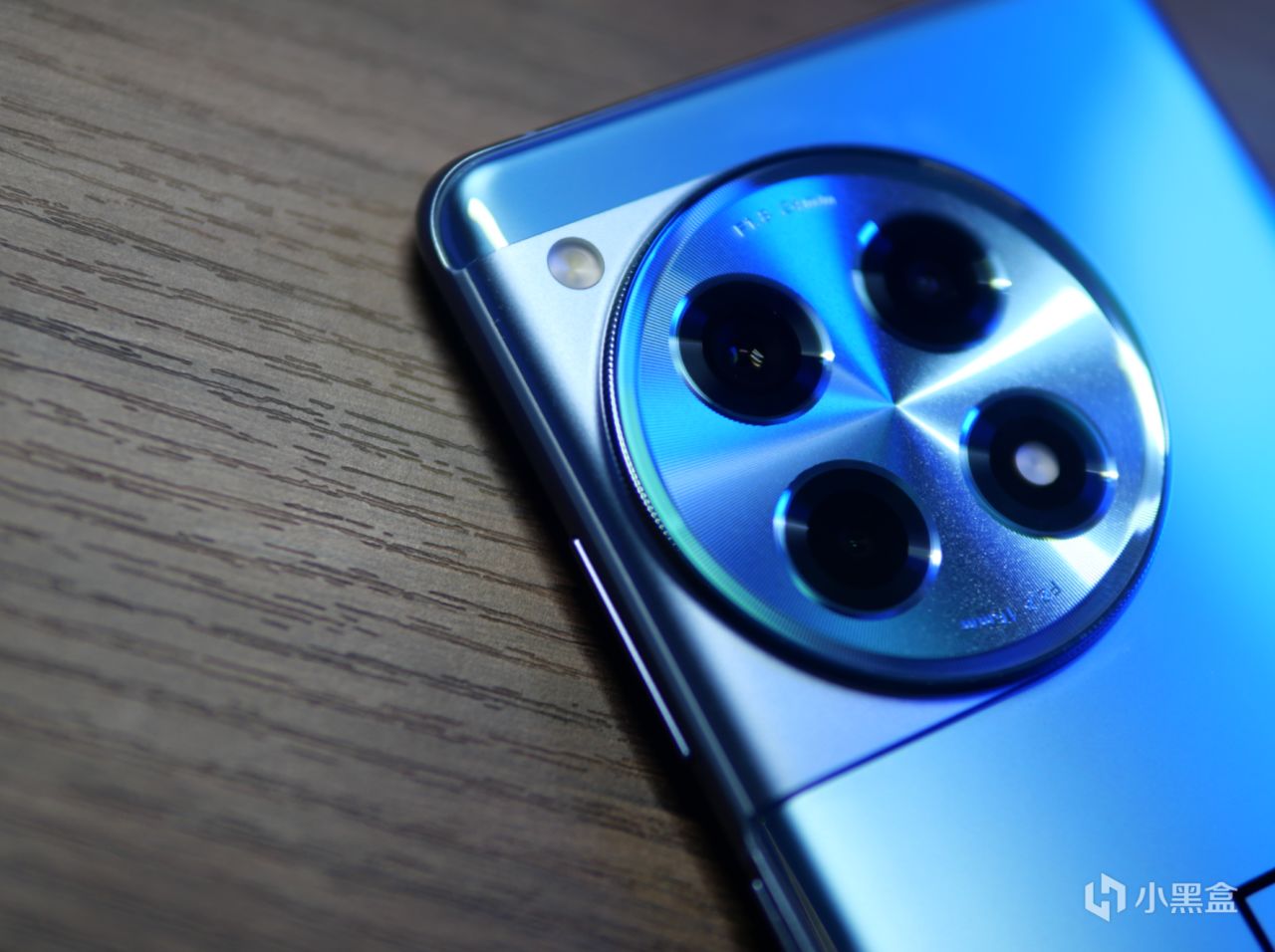 3000元价位哪款8gen2好握又好用？一加ace3与荣耀100pro对比