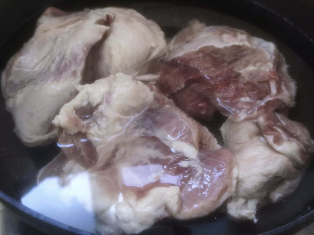 【小饭盒】吃了那么多红汤羊肉，不如也来试试内蒙家常菜炖羊肉吧-第1张