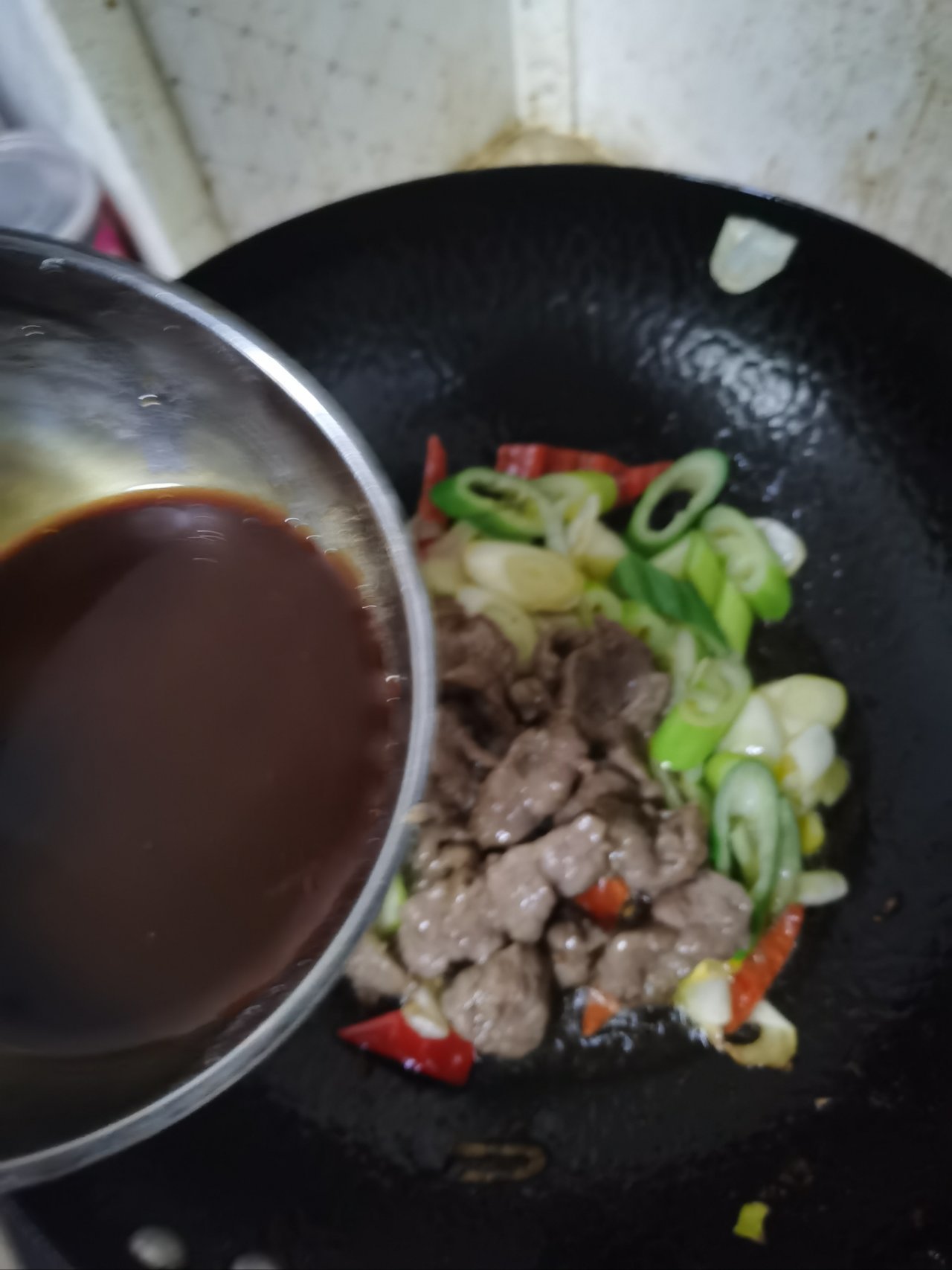 公司新来的实习生居然想吃我的牛牛！