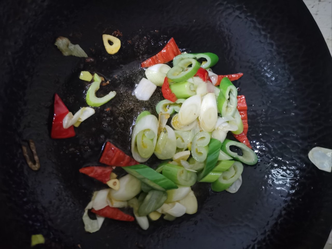 公司新来的实习生居然想吃我的牛牛！