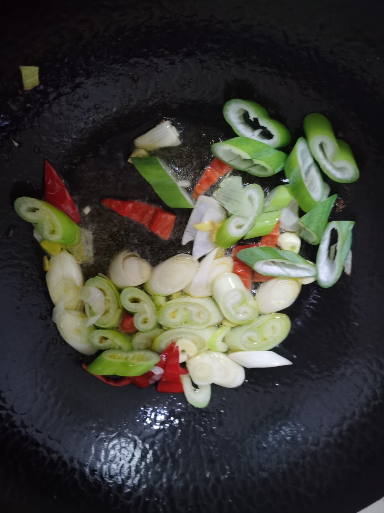 公司新来的实习生居然想吃我的牛牛！