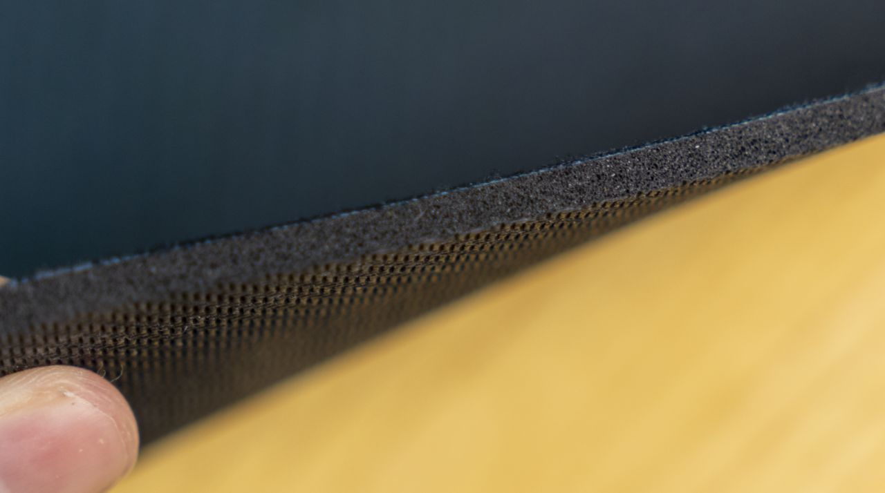 一张鼠标垫还分正版和盗版？几十块真能“平替”大牌正版鼠标垫？