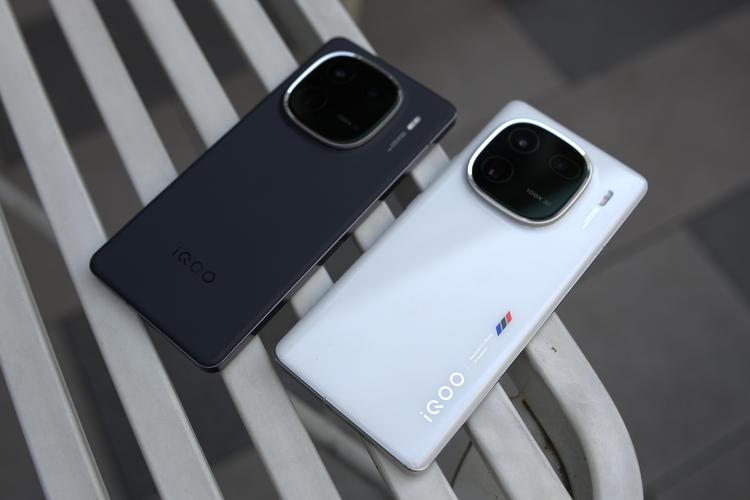 【球盟会】销量下降怎么办？降价就好了：618推荐几款评价还不错滴手机！