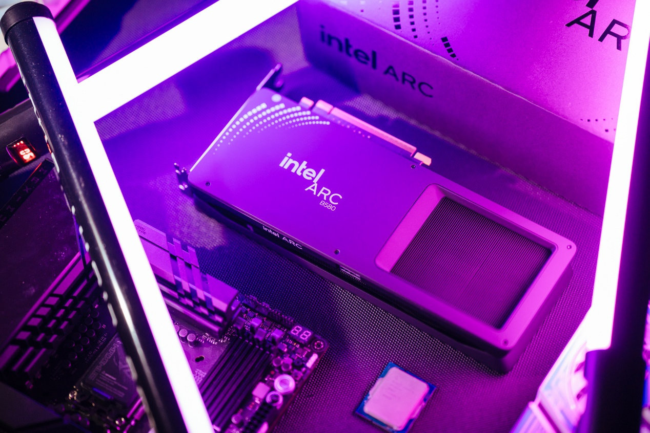 英特尔锐炫Arc B580首发评测：AI战斗力升级，游戏性价比利器-第2张