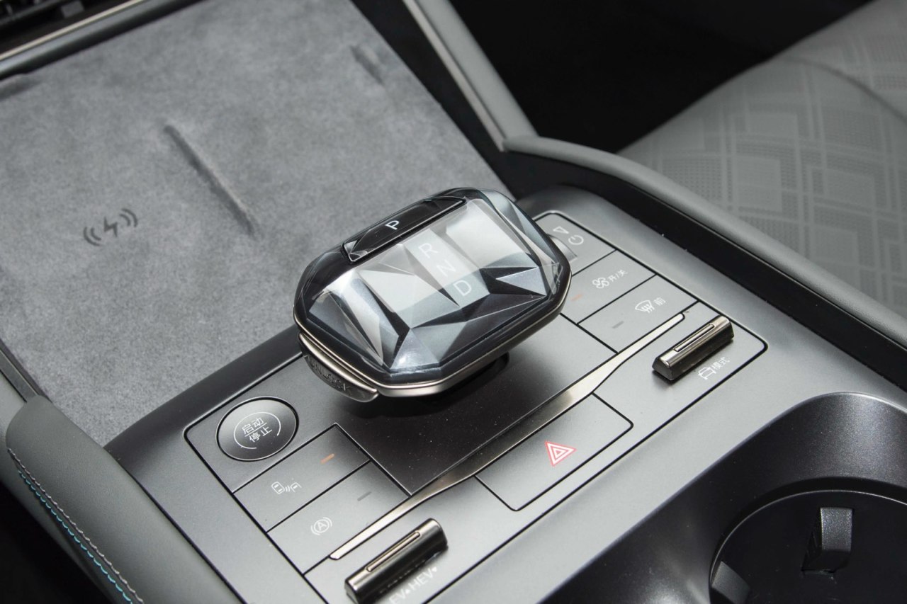 【球盟会】每天认识一辆车,《比亚迪 秦》