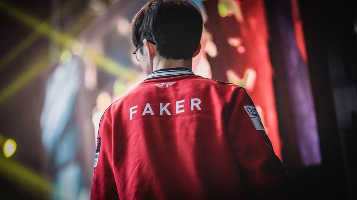 Faker新队服遭调侃：但背景五颗星引人注目！-第3张