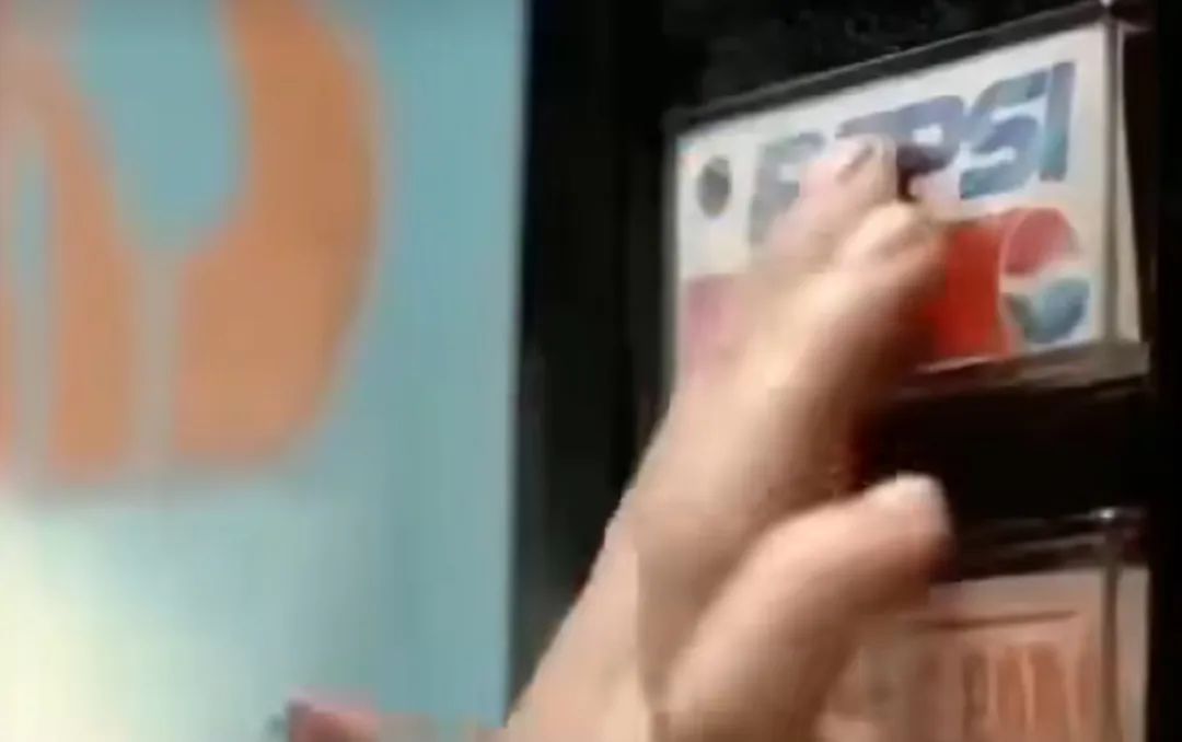 "八大门派围攻练习时长73年的KFC"，你又是哪位__FC？