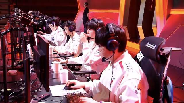 LPL最逆天打野诞生！“一牛四吃”看呆观众，LWX：他是人我吃-第6张