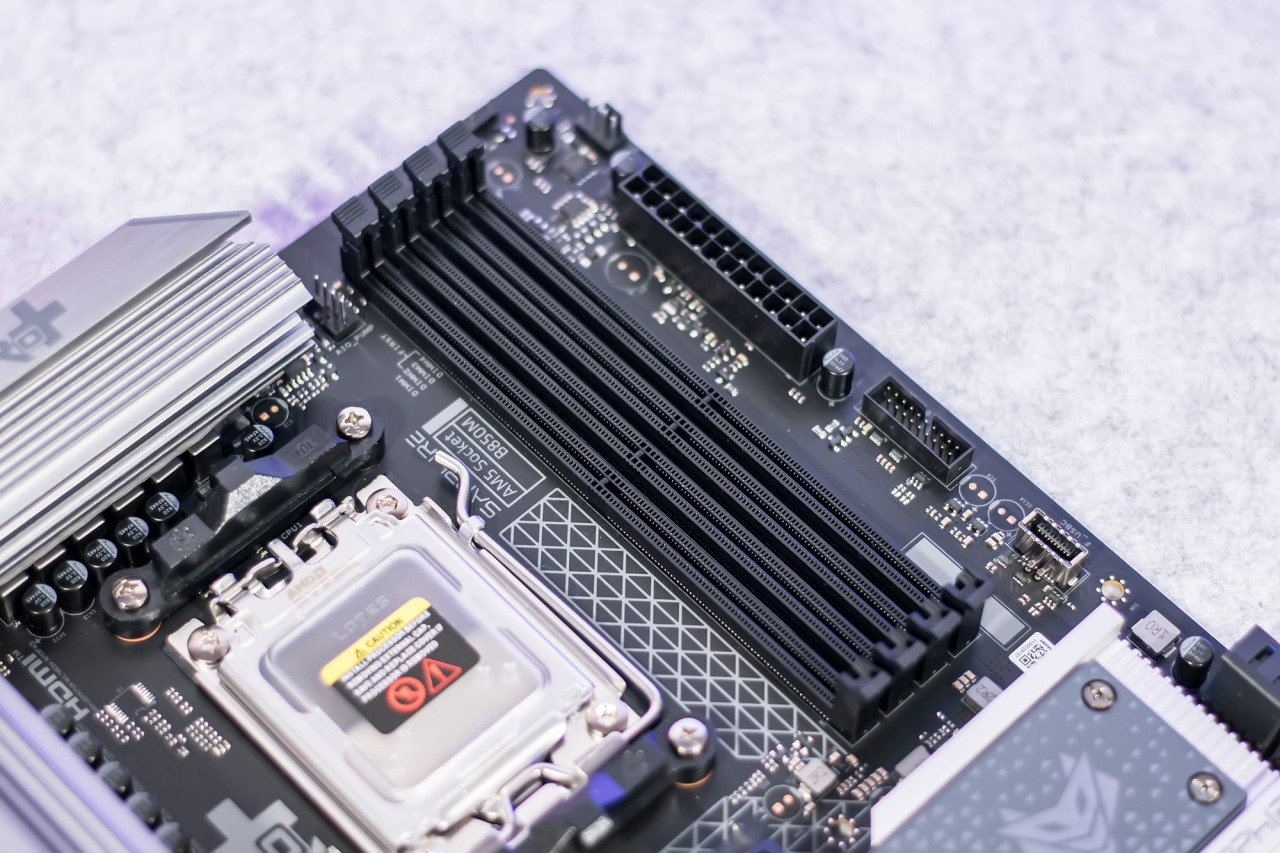 蓝宝石NITRO氮动B850M WIFI主板评测：完全释放9950X3D处理器性能-第4张