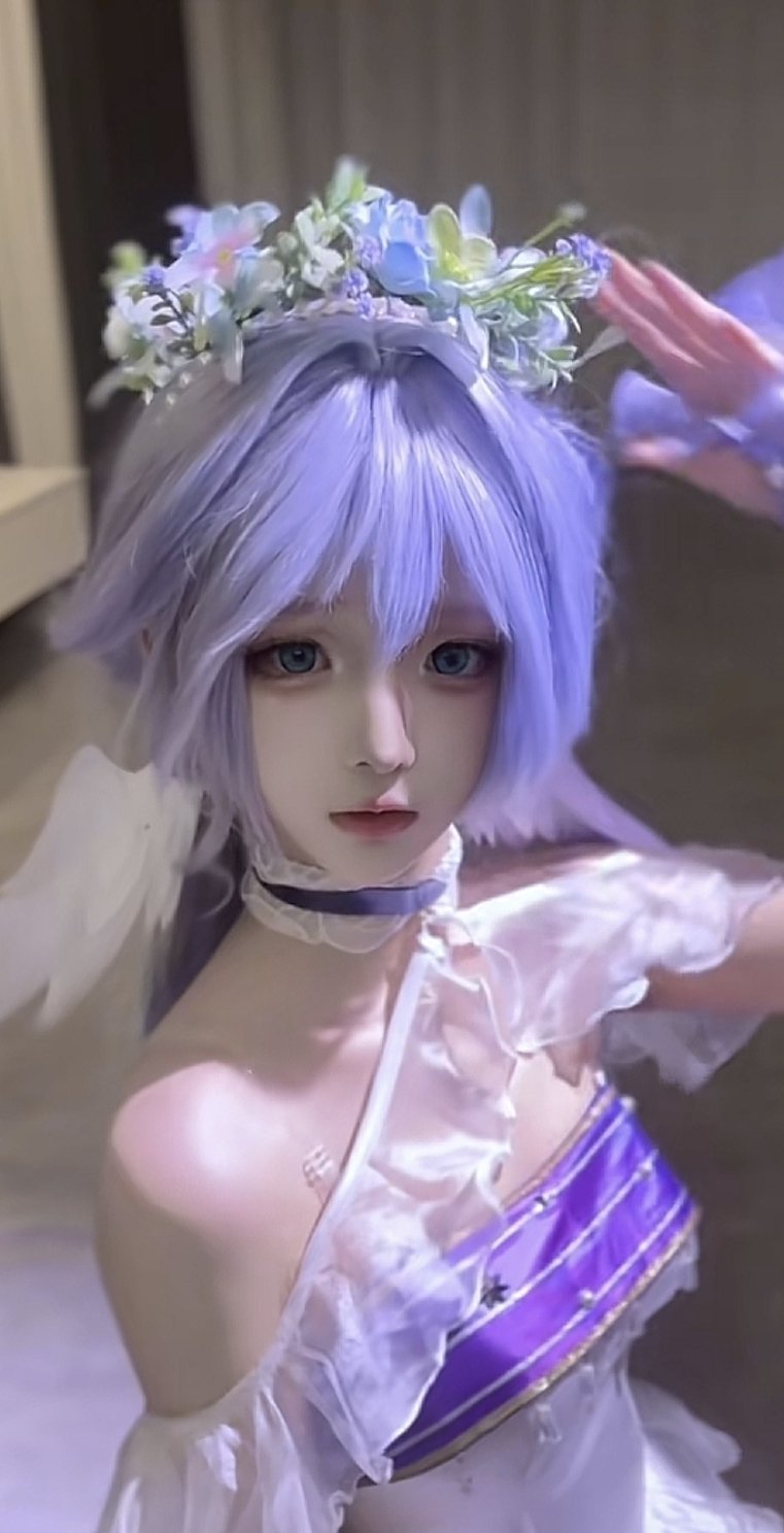 “每日一推”美貌與身材並存的COS——“餓暈”-第2張