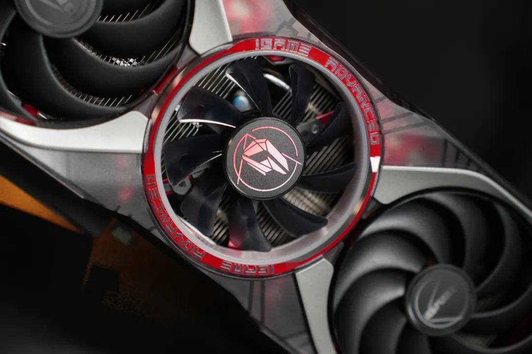 新品开箱 iGame RTX 5060 Advanced OC