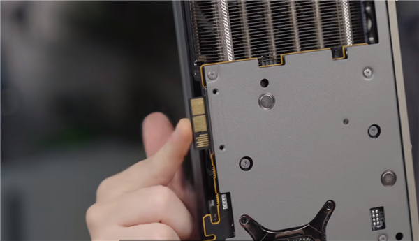【球盟会】显存只剩24GB!再割一刀的RTX 5090DD来了:降价不可能