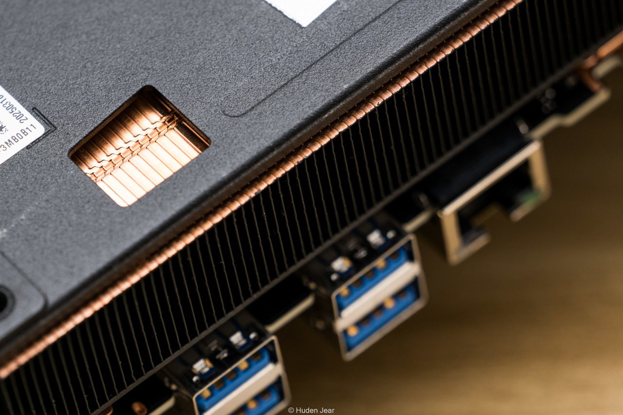 ROG NUC 2025 迷你主机测评：富哥们救一救啊