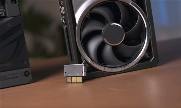【球盟会】显存只剩24GB!再割一刀的RTX 5090DD来了:降价不可能
