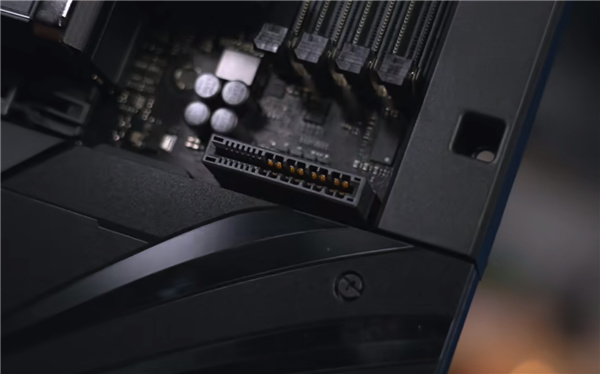 【球盟会】显存只剩24GB!再割一刀的RTX 5090DD来了:降价不可能