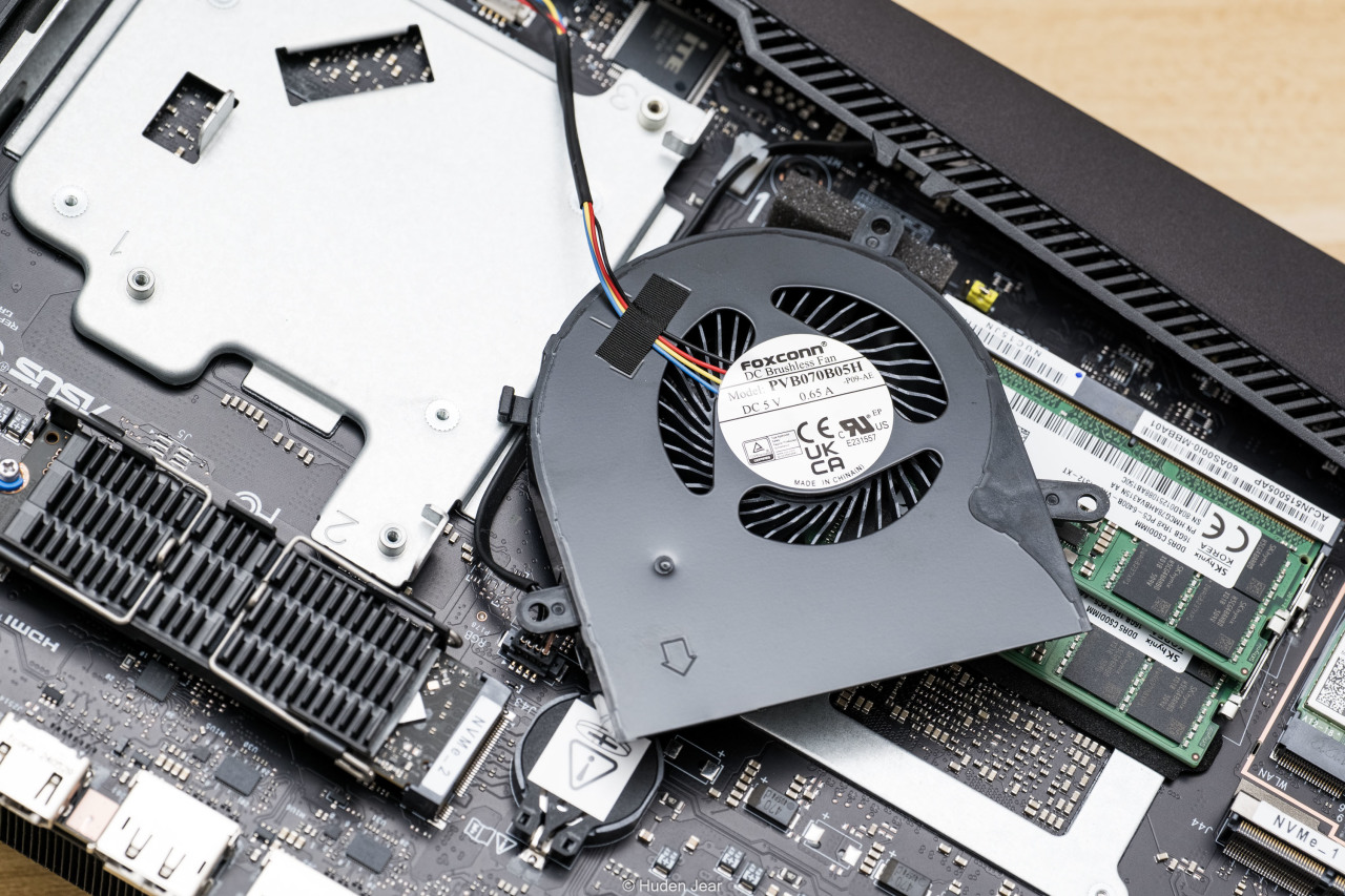 ROG NUC 2025 迷你主机测评：富哥们救一救啊