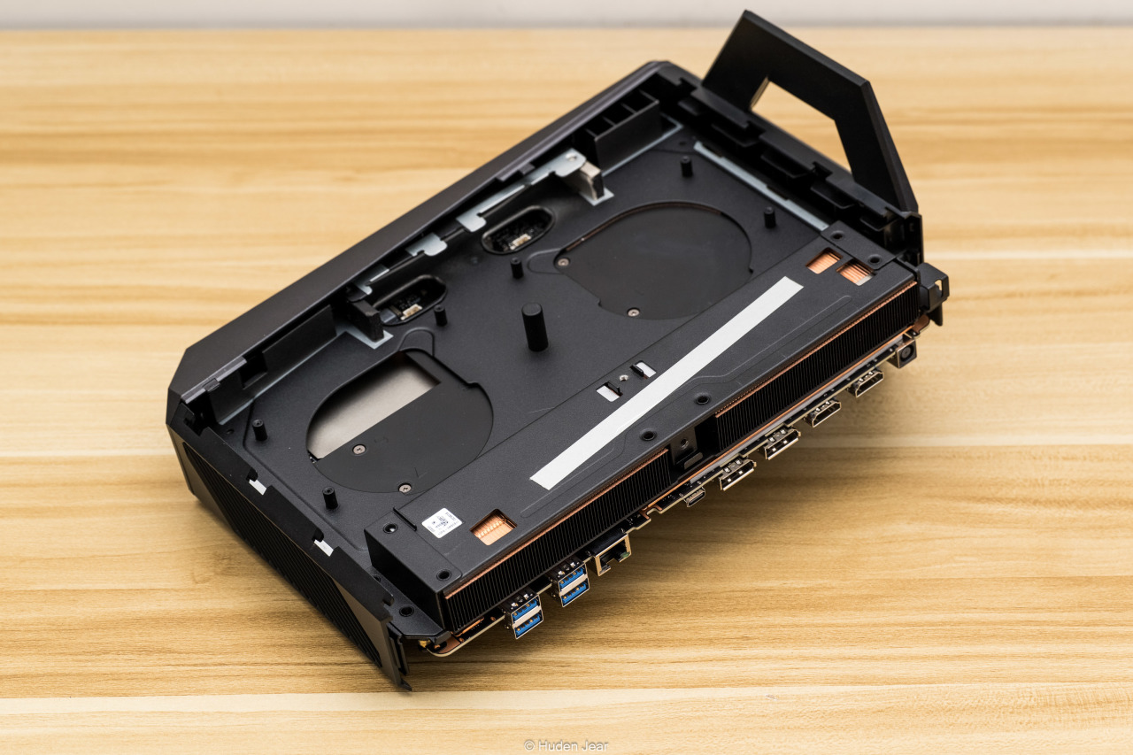 ROG NUC 2025 迷你主机测评：富哥们救一救啊