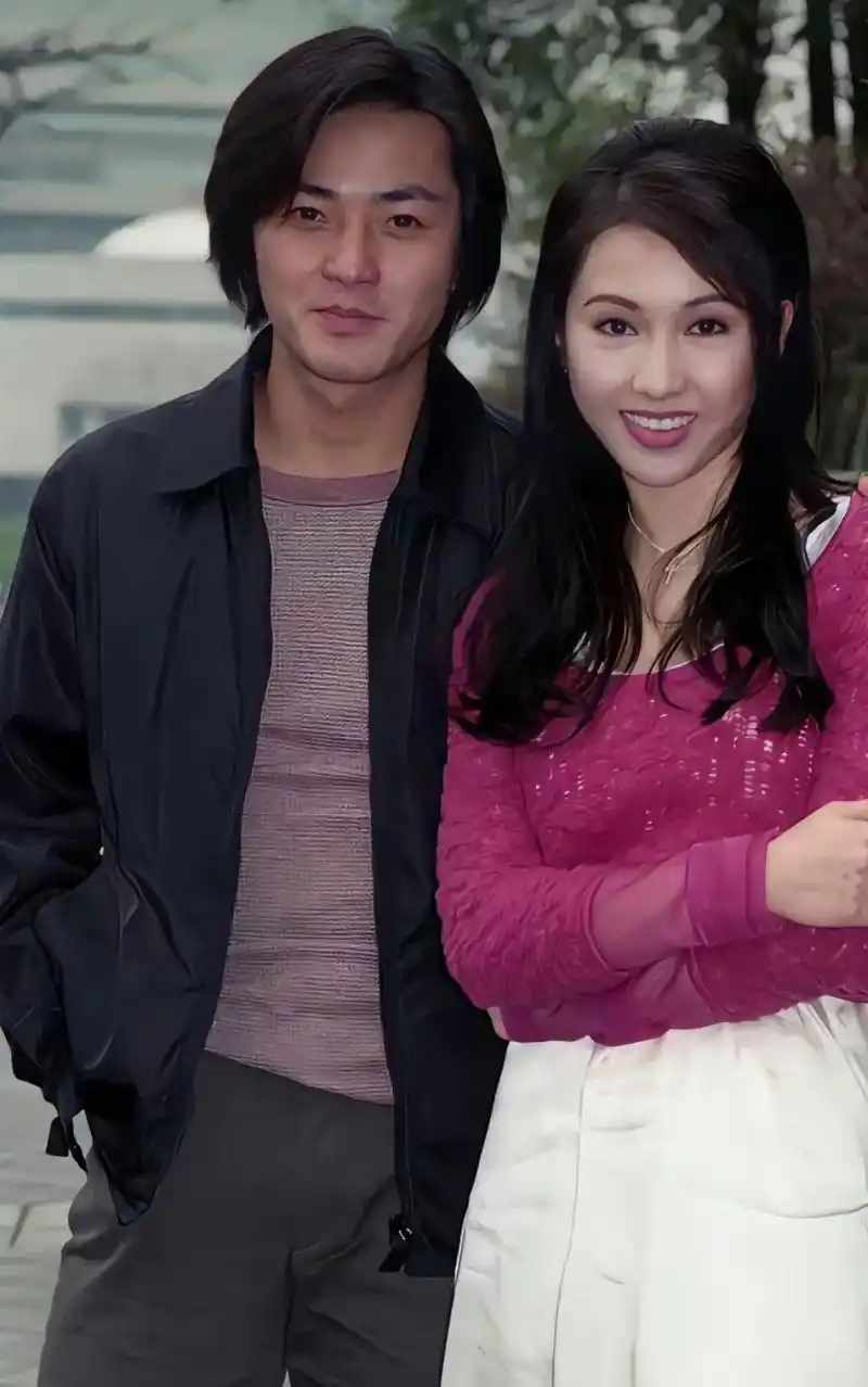 郑伊健美国被偶遇，网友：真是不管多帅，最后都是“赵本山”！