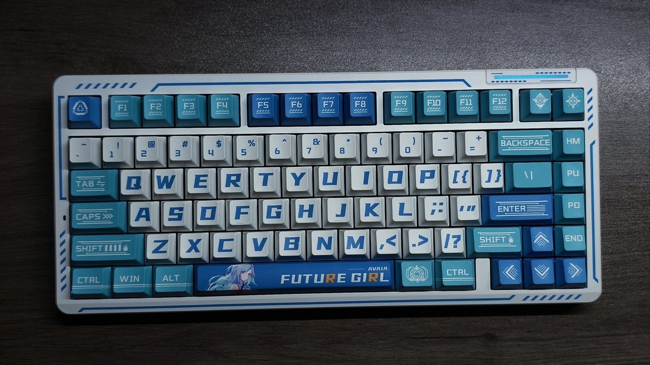 200块钱给你二次元背板＋1W毫安电池，颜值超高的机械键盘