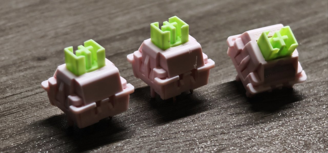 200块钱给你二次元背板＋1W毫安电池，颜值超高的机械键盘