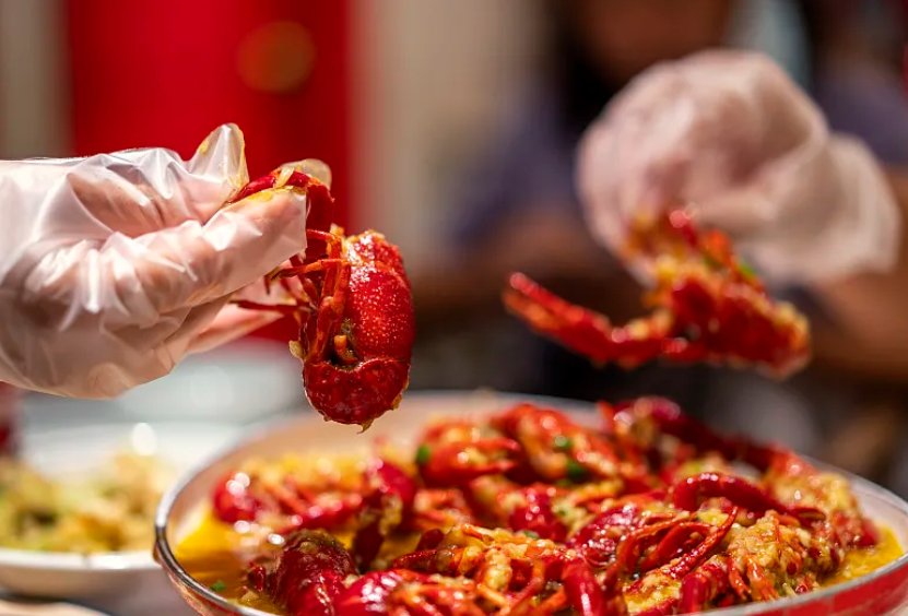 【球盟会】这5种网红美食隐患不小，爱吃的一定别贪嘴