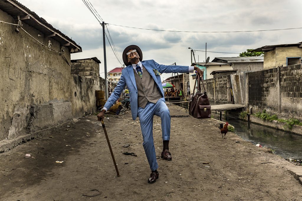 Tariq Zaidi : Sapeurs - Ladies and Gentlemen of the Congo - L'Œil de la  Photographie Magazine