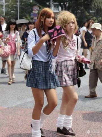 【影視動漫】時隔20年，日本00後又再度穿起“泡泡襪”！它曾是澀谷辣妹的最愛-第13張