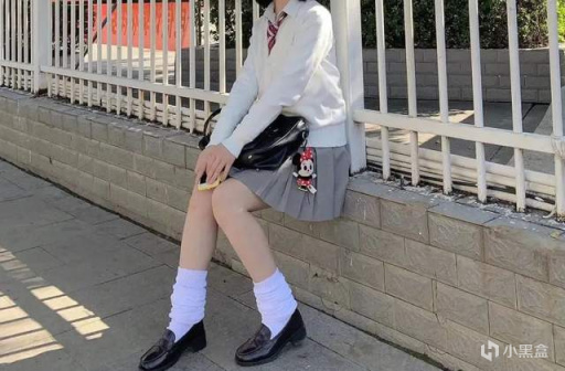 【影视动漫】时隔20年，日本00后又再度穿起“泡泡袜”！它曾是涩谷辣妹的最爱-第9张