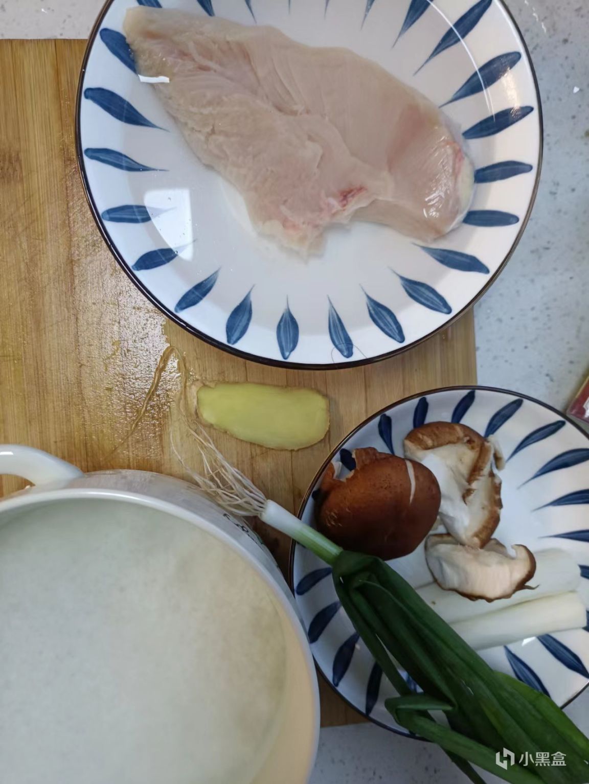 【小飯盒】紀念我的夏天美食篇04——香菇雞蓉粥-第1張