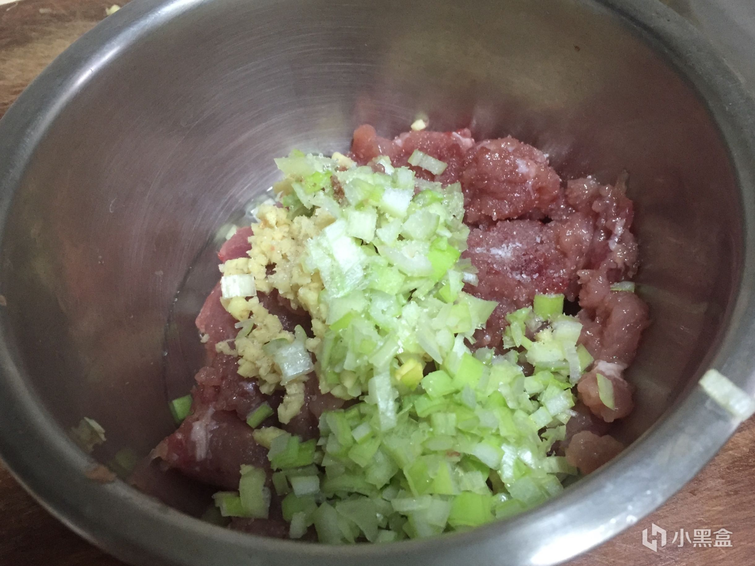 【小飯盒】憨憨料理之：肉釀虎皮尖椒-第3張