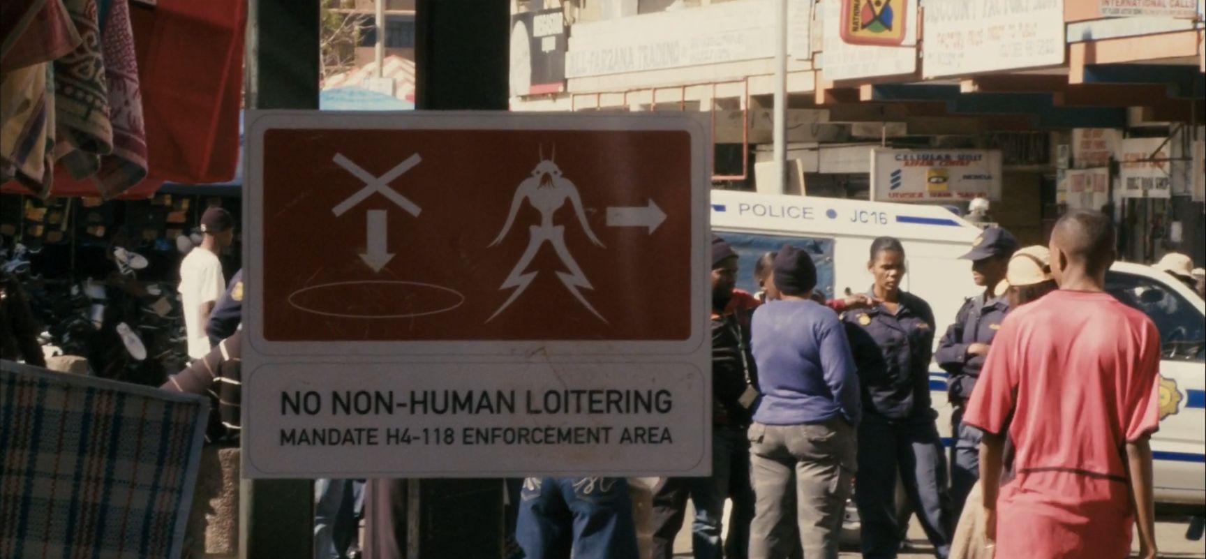 《第九區》:最具人文色彩的外星人電影，十三年前對人性的大膽探討-第48張
