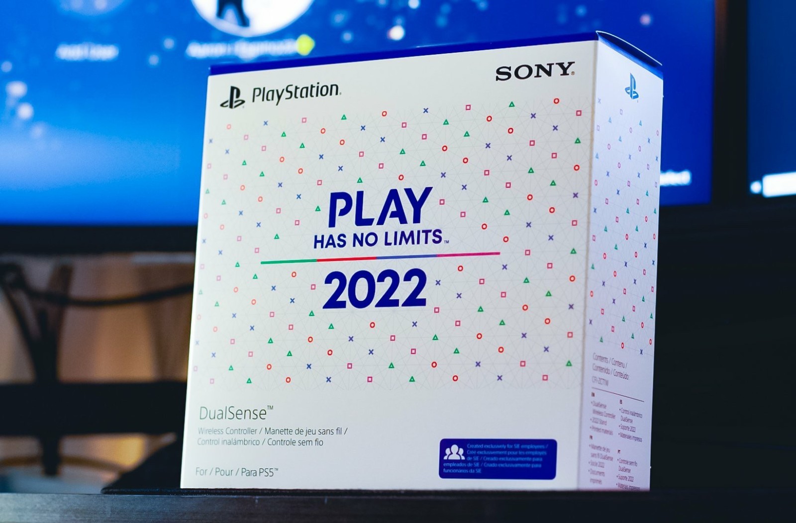 索尼發放特別限量版PS5手柄 只有PlayStation員工才能獲得-第1張