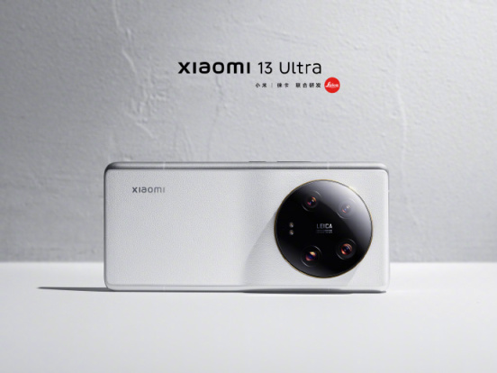 小米 13 Ultra 手機白色素皮版亮相：第二代科技納米皮後蓋